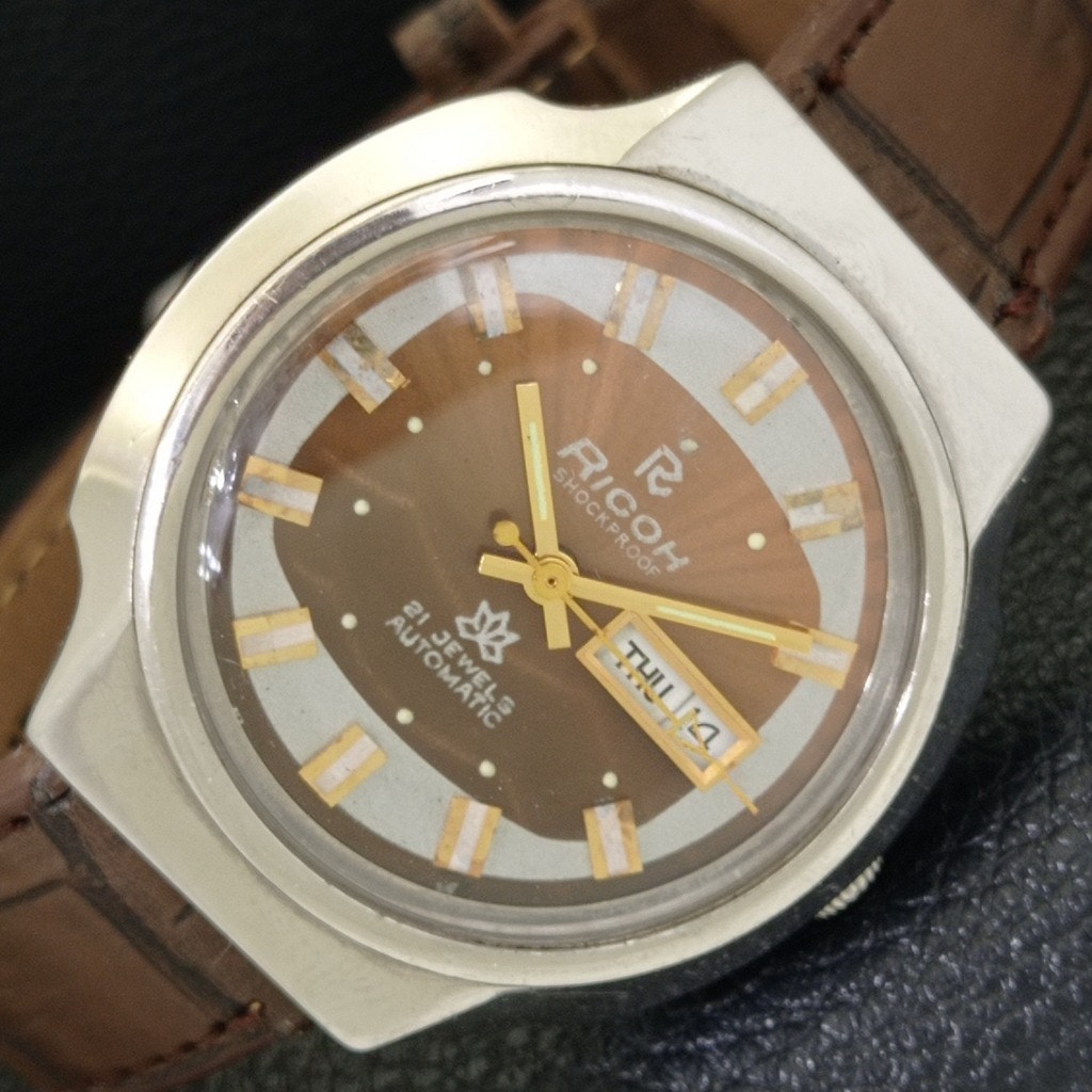 Vintage 1989 Ricoh Automatic Mens Silver Watch WDaydate  Brown Accents